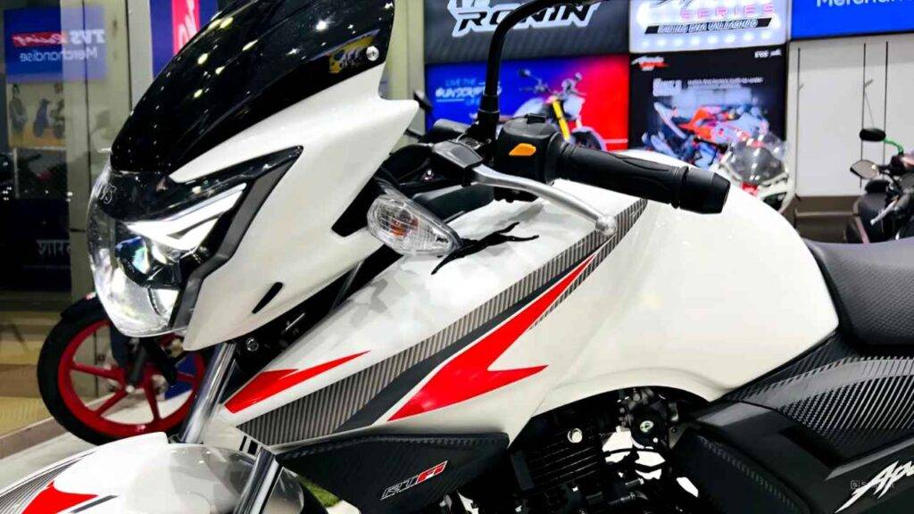 धुआंधार फीचर और कंटाप लोक के साथ आया TVS Apache RTR 160 बाइक, KTM क्या हुआ पता साफ